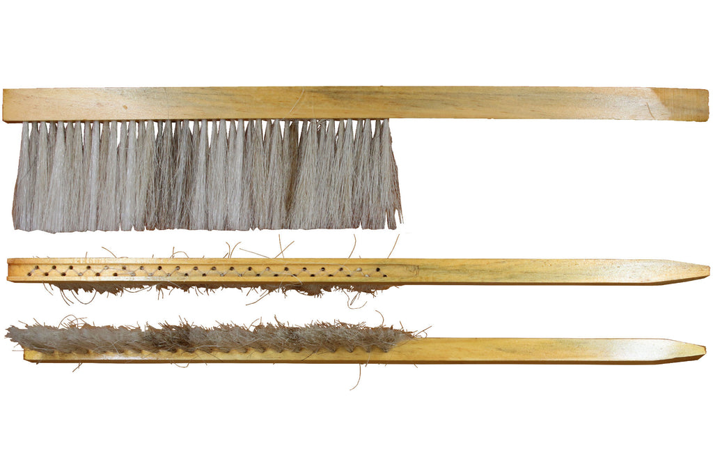 Imkerbesen Holzgriff helle Naturfasern zweireihig Länge ca. 40 cm