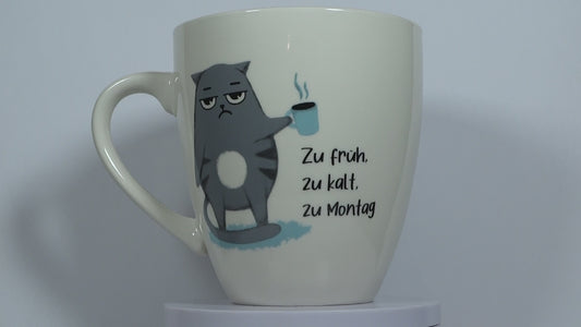 Jumbo Tasse XXL 880 ml stehende Katze mit Tasse und Schriftzug 